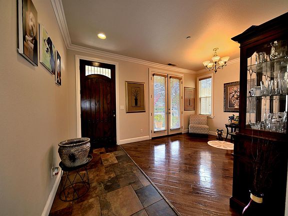 5th image of 9025 Kern Ave