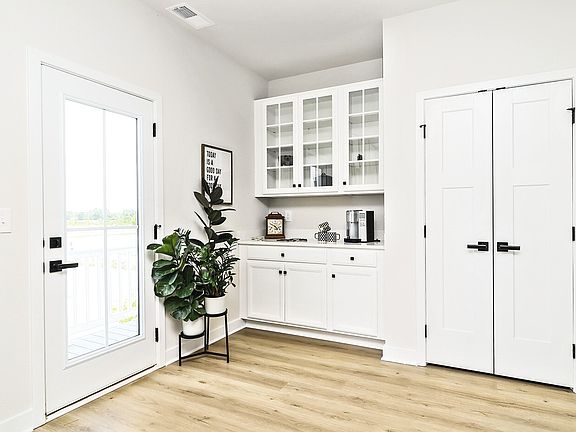 3rd image of 100 Fost Blvd #1