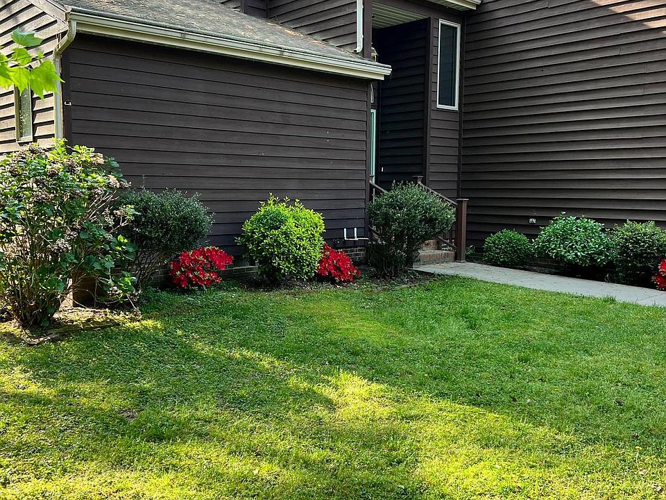 2nd image of 702 Friar Tuck Ln