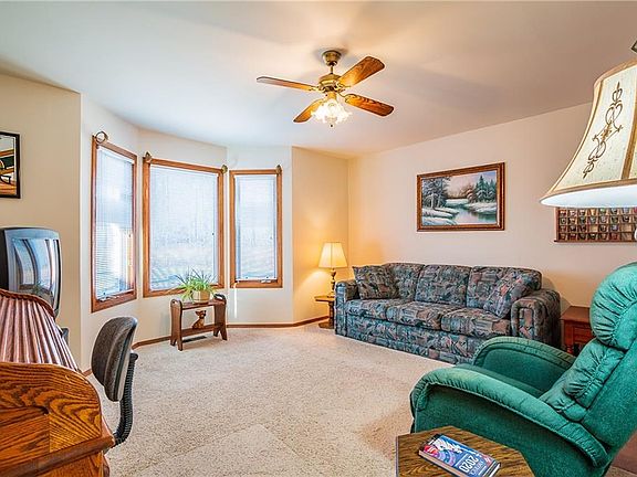 5th image of 1 Creetown Ln