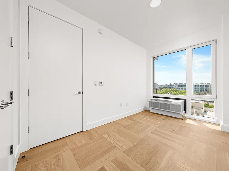 526 Baltic St #2E — Photo 6