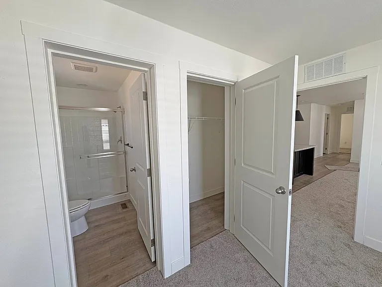 1700 State St #26 — Photo 13