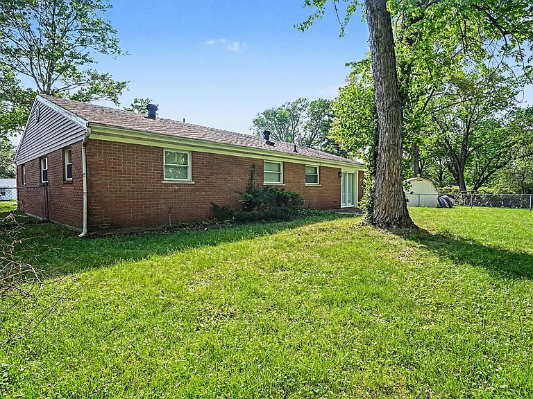 950 Harkin Dr — Photo 15