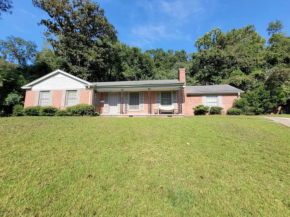 1455 Parkside Dr