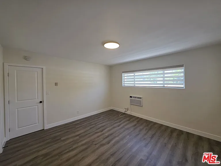 2228 20th St #5 — Photo 35