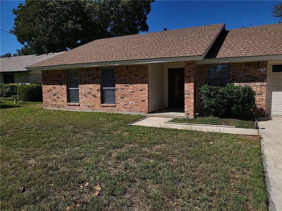 1st image of 606 Cambridge Dr