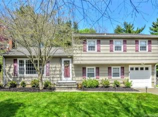 45 Cottontail Rd, Norwalk, CT 06854
