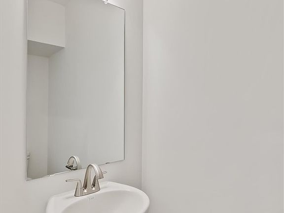 3rd image of 435 Belgrove Way