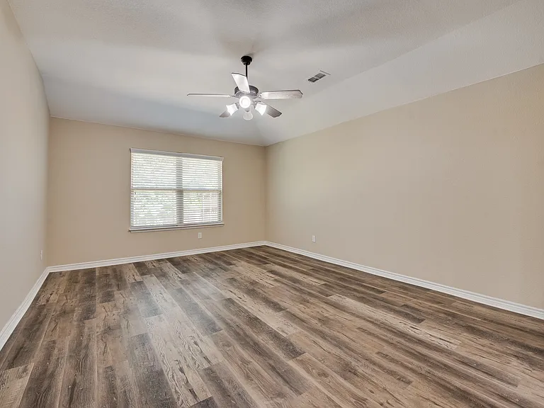 1900 Abby Creek Dr — Photo 13