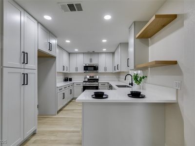 911 Plantain Lily Ave, Las Vegas, NV, 89183