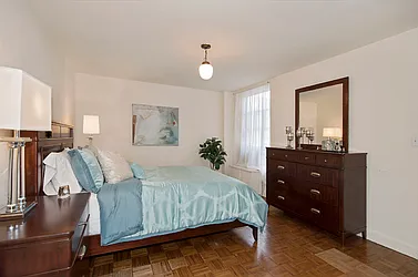 Sold by Ann Weintraub, Ltd.