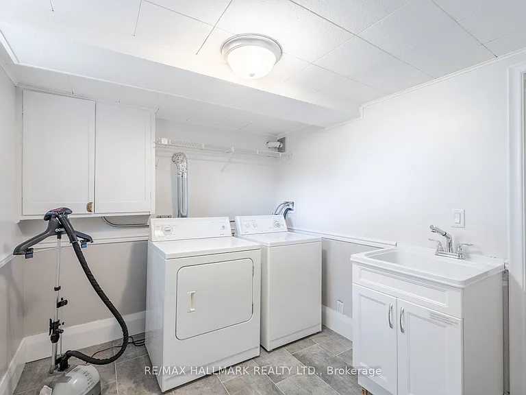 66 Ferncroft Dr — Photo 31