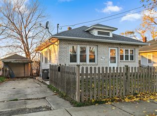 620 Raymond St, Elgin, IL 60120