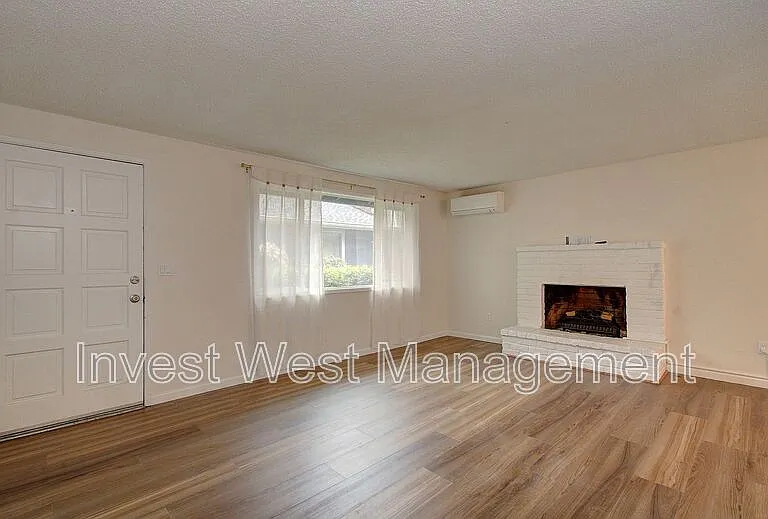 2920B Harney St — Photo 22