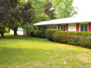 1881 Youngstown Lockport Rd, Ransomville, NY 14131