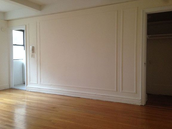 3rd image of 455 W 34th St APT 9H