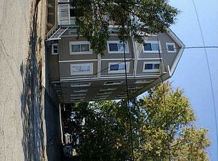 17 Edgemere Ave, Providence, RI 02909