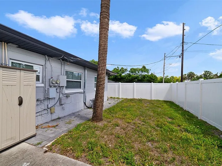 4521 Edgewater Dr #1 — Photo 17