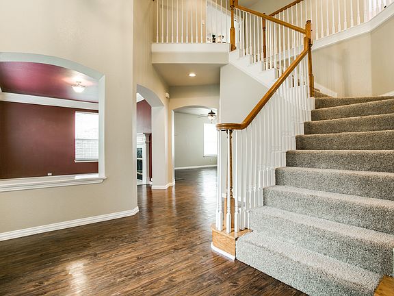 4th image of 706 Lochness Ln