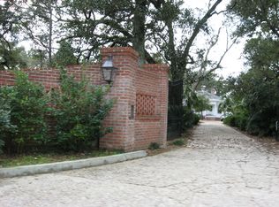 247 Lovers Ln, Ocean Springs, MS 39564