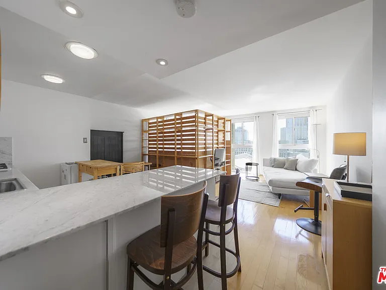 800 W 1st St #2104 — Photo 3