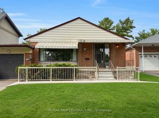31 Cheshire Dr, Toronto, ON M9B2N7