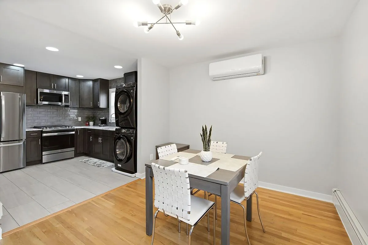 3 bed, 2.0 bath, 1222 sqft, $3,000 — Photo 4