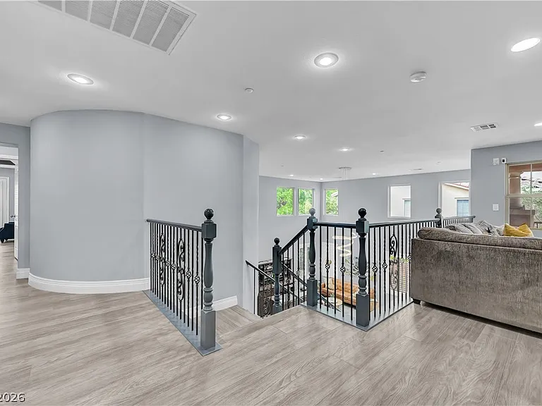 1289 Vietti St — Photo 55