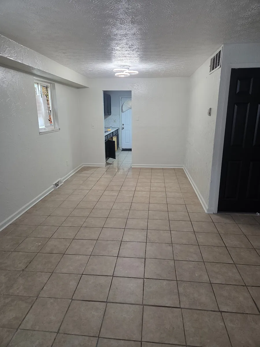 Building Photo - 23823 Banbury Cir #1