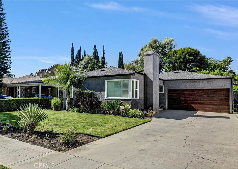 425 N Griffith Park Dr