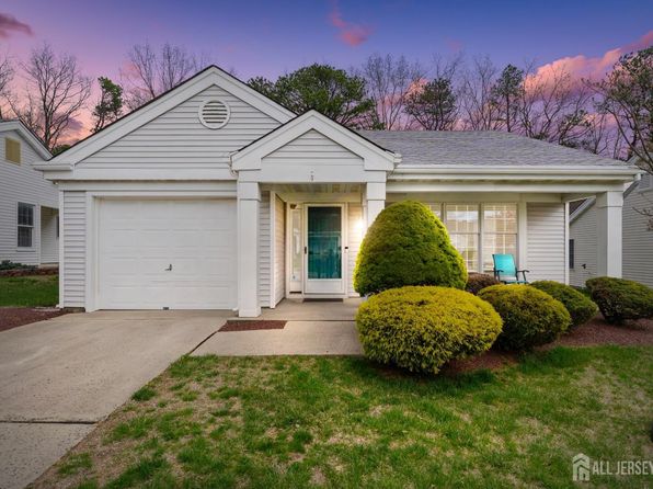 2253 Beltane Rd, Toms River, NJ 08755