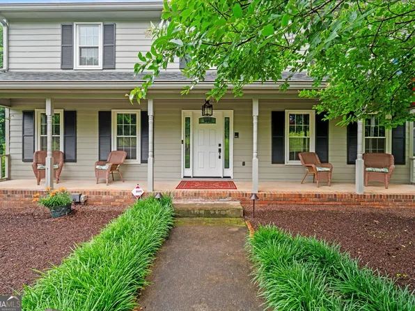 9060 Par Dr, Douglasville, GA 30134