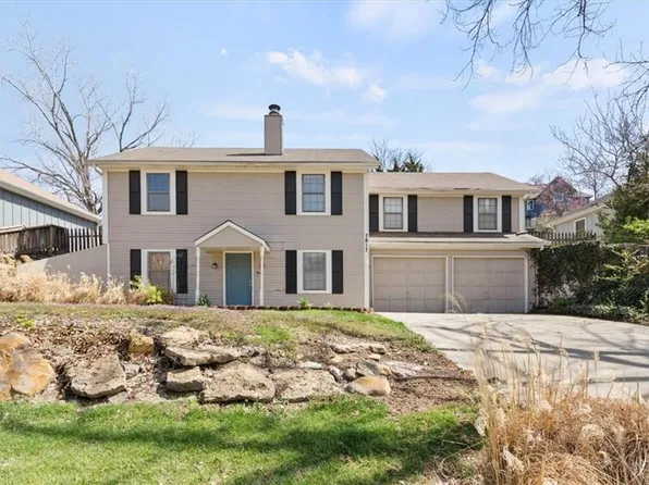 7817 Darnell St, Lenexa, KS 66216