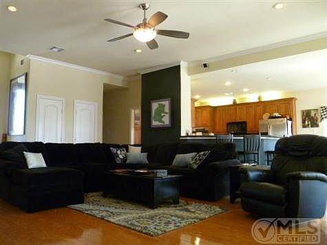4th image of 43192 Fringewood Dr