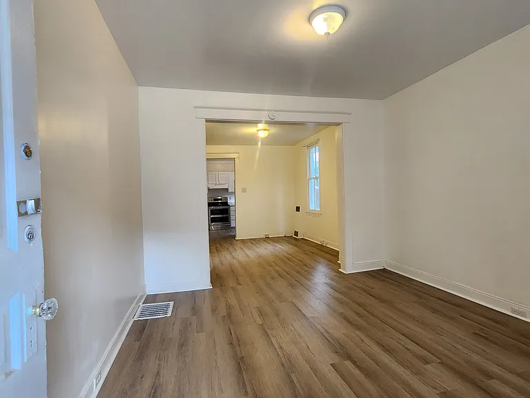 212 Chestnut St — Photo 3