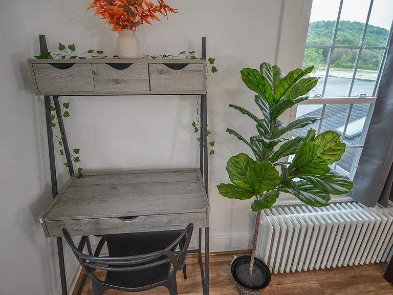 Work/study desk