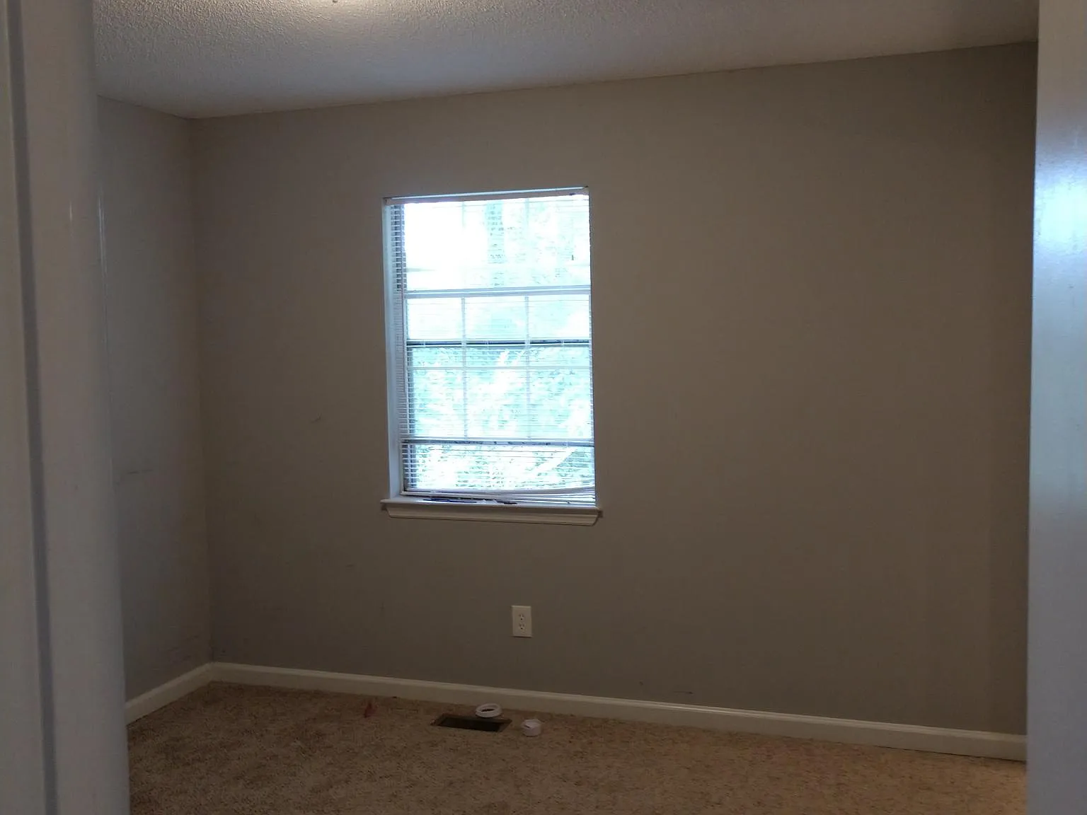 3 bed, 1.5 bath, 1056 sqft, $1,650 — Photo 4