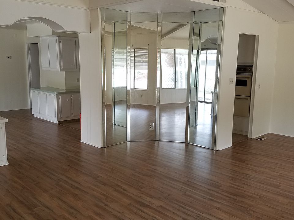 1st image of 525 De Soto Dr