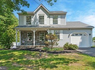 403 E Surrey Ct, Sellersville, PA 18960