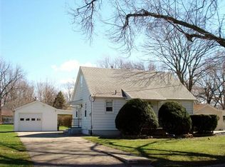 795 Clark St, Galesburg, IL 61401