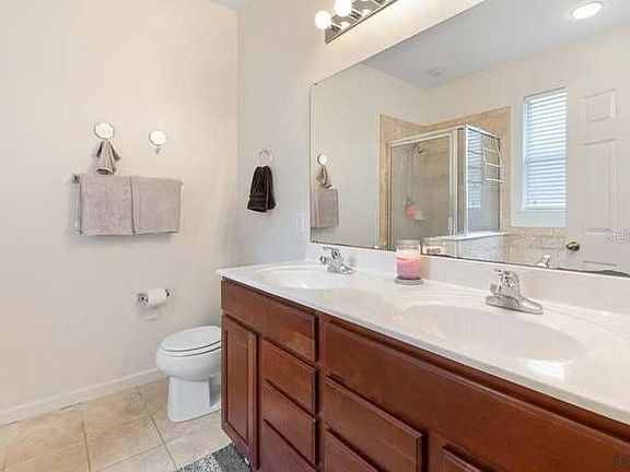 5th image of 68 Rollins Ln