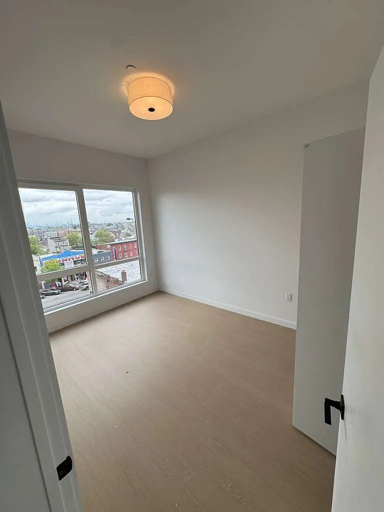 2 bed, 800 sqft, $2,799 — Photo 2