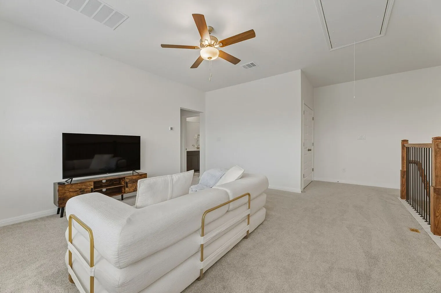 4 bed, 3.5 bath, $5,984 — Photo 3