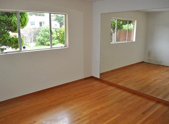 4th image of 8720 Glenwick Ln