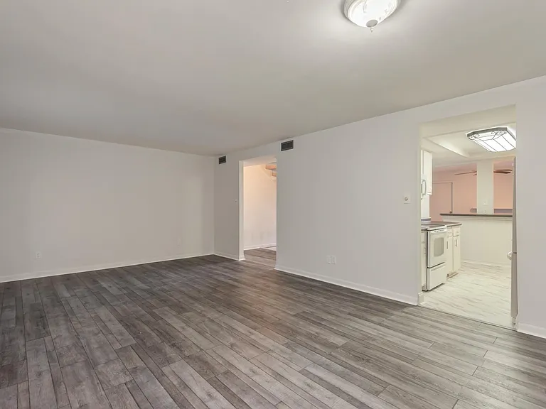 98 Valley Forge Dr — Photo 20