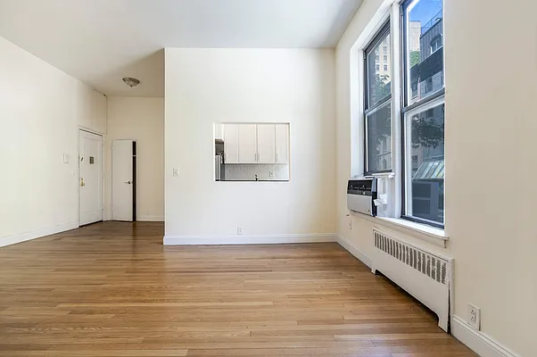 Rented by Compass | media 52