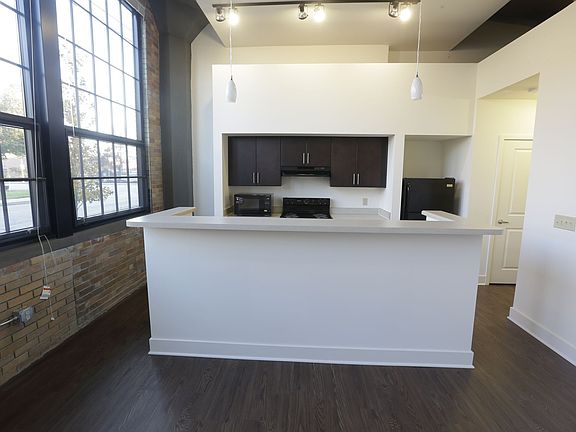 3rd image of 1352 N Illinois St APT 213