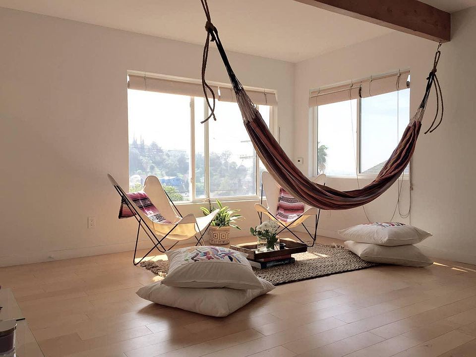 Interconnected living room / dining area