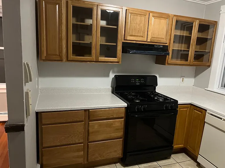 10 Bank St #10 — Photo 16