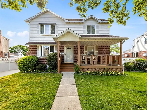 2175 McClellan St, East Meadow, NY 11554